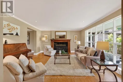 2067 Woodglen Crescent Ottawa ON K1J 6G6