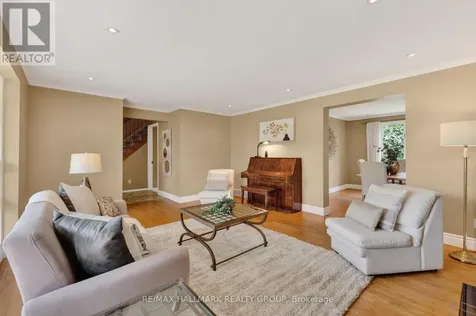2067 Woodglen Crescent Ottawa ON K1J 6G6