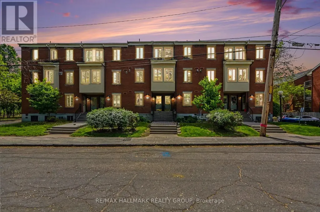 1168 Blasdell Avenue Ottawa ON K1K 4H5