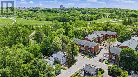1168 Blasdell Avenue Ottawa ON K1K 4H5