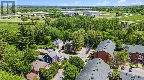 1168 Blasdell Avenue Ottawa ON K1K 4H5
