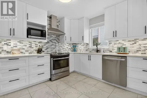 161 Longshire Circle Ottawa ON K2J 4L2