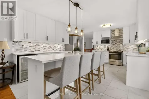 161 Longshire Circle Ottawa ON K2J 4L2