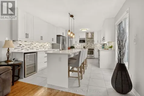 161 Longshire Circle Ottawa ON K2J 4L2