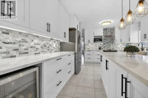 161 Longshire Circle Ottawa ON K2J 4L2