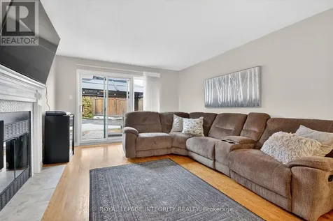 161 Longshire Circle Ottawa ON K2J 4L2