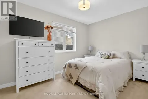 161 Longshire Circle Ottawa ON K2J 4L2