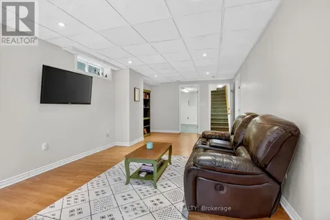 161 Longshire Circle Ottawa ON K2J 4L2