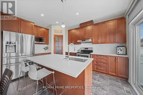 816 Azure Street Ottawa ON K4A 0T7