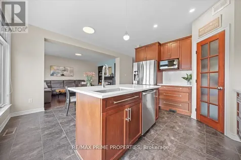 816 Azure Street Ottawa ON K4A 0T7