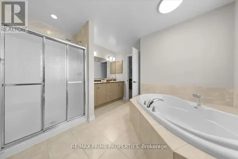 816 Azure Street Ottawa ON K4A 0T7