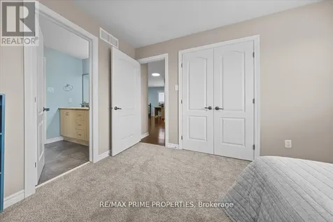 816 Azure Street Ottawa ON K4A 0T7