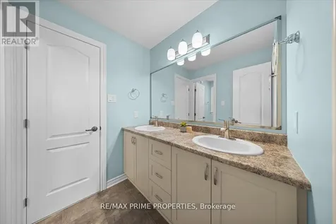 816 Azure Street Ottawa ON K4A 0T7