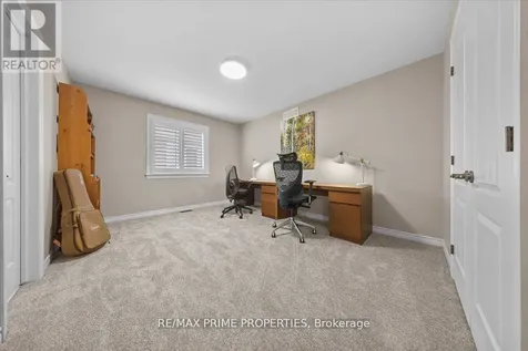 816 Azure Street Ottawa ON K4A 0T7