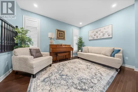 816 Azure Street Ottawa ON K4A 0T7