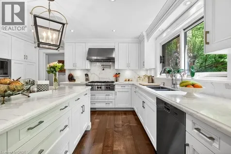 277 Shoreacres Road Burlington ON L7L 2H3
