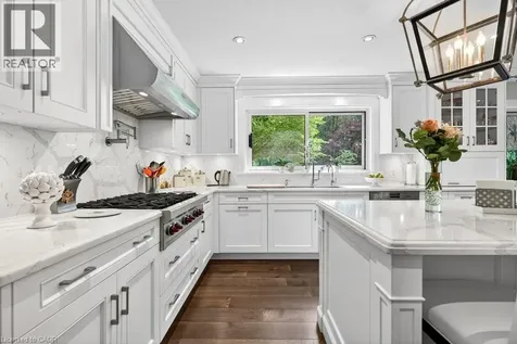 277 Shoreacres Road Burlington ON L7L 2H3