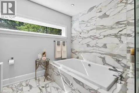 277 Shoreacres Road Burlington ON L7L 2H3
