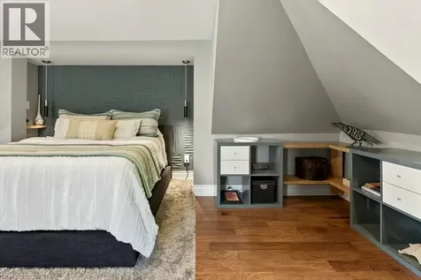 99 Hillcrest Avenue Hamilton ON L8P 2X1
