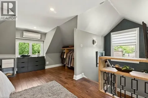 99 Hillcrest Avenue Hamilton ON L8P 2X1