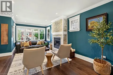 99 Hillcrest Avenue Hamilton ON L8P 2X1