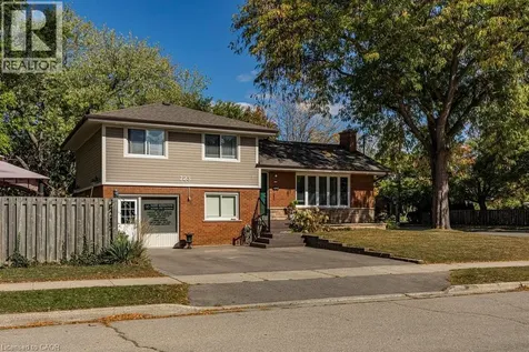 723 Hyde Road Burlington ON L7S 1S6