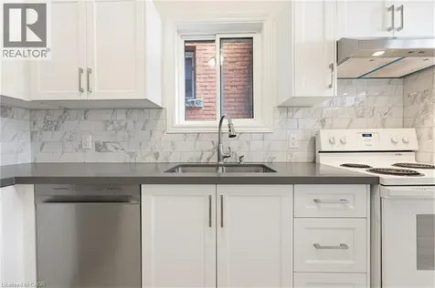 25 Strathcona Avenue South Hamilton ON L8P 4J1