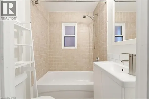 25 Strathcona Avenue South Hamilton ON L8P 4J1
