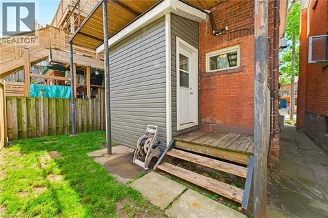 25 Strathcona Avenue South Hamilton ON L8P 4J1