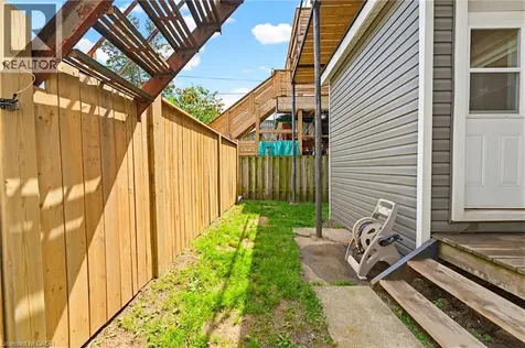 25 Strathcona Avenue South Hamilton ON L8P 4J1