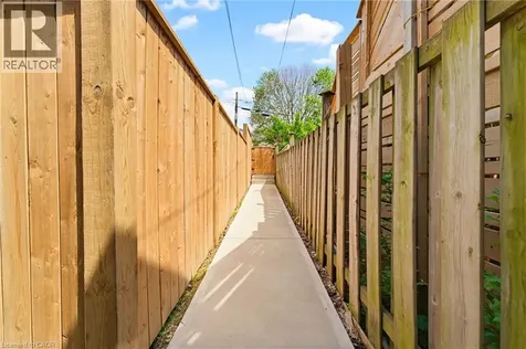 25 Strathcona Avenue South Hamilton ON L8P 4J1