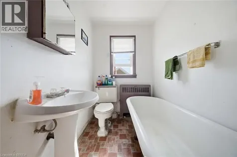 26 Alice Street Brantford ON N3R 1Y2