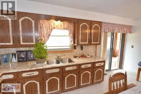 1435 St. Clair Avenue Windsor ON N9B 3K7