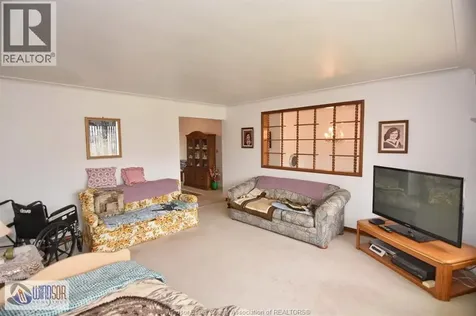 1435 St. Clair Avenue Windsor ON N9B 3K7