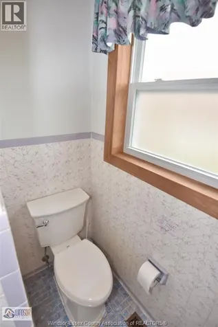 1435 St. Clair Avenue Windsor ON N9B 3K7