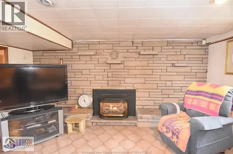 1435 St. Clair Avenue Windsor ON N9B 3K7