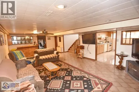 1435 St. Clair Avenue Windsor ON N9B 3K7