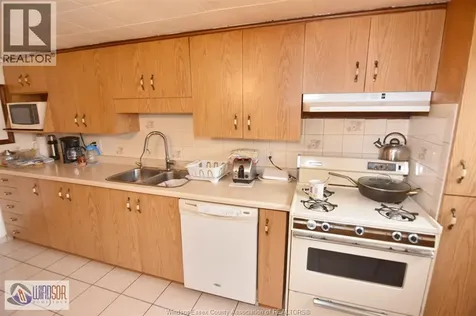 1435 St. Clair Avenue Windsor ON N9B 3K7