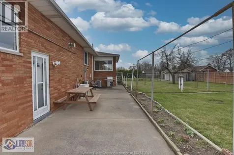 1435 St. Clair Avenue Windsor ON N9B 3K7