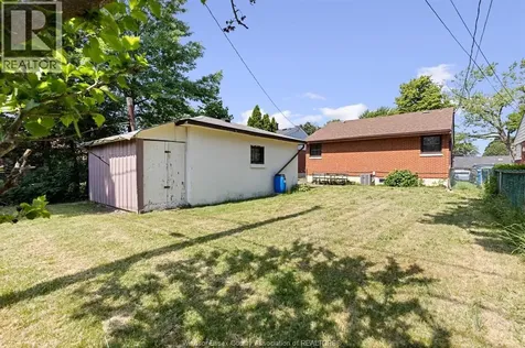 3833 Vaughan Windsor ON N9C 1Z6