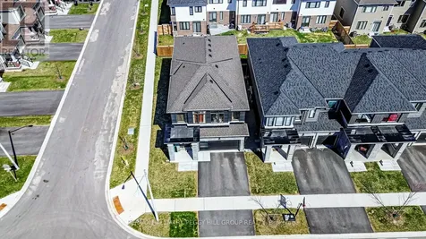 52 Durham Avenue Barrie ON L9J 0W7