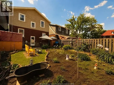 382 Pine Street Windsor ON N9A 6E2