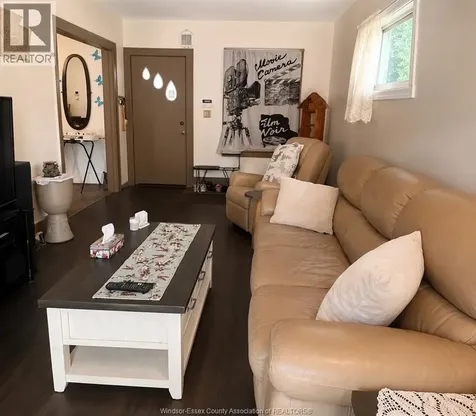 382 Pine Street Windsor ON N9A 6E2