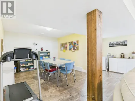 404 Devonshire Road Saugeen Shores ON N0H 2C3