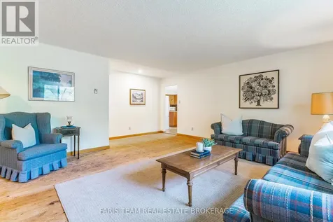 29 Lorrie Crescent Tiny ON L0L 2T0