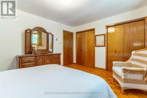 29 Lorrie Crescent Tiny ON L0L 2T0