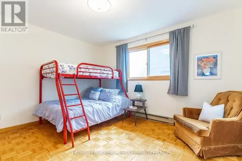 29 Lorrie Crescent Tiny ON L0L 2T0
