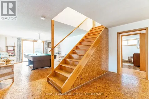 29 Lorrie Crescent Tiny ON L0L 2T0