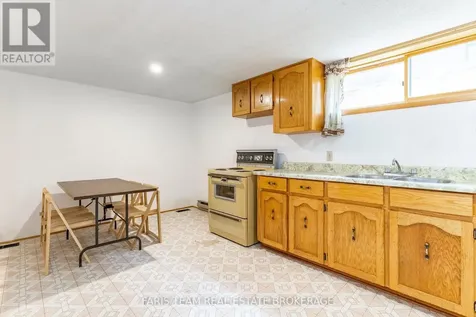 29 Lorrie Crescent Tiny ON L0L 2T0