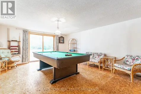 29 Lorrie Crescent Tiny ON L0L 2T0